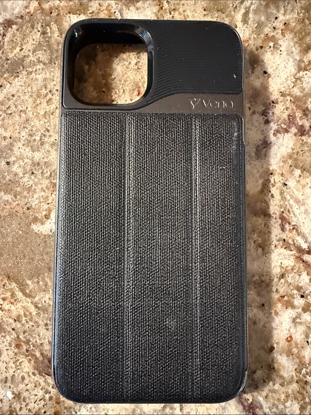 iPhone 14 Wallet Case Magnetic Closure